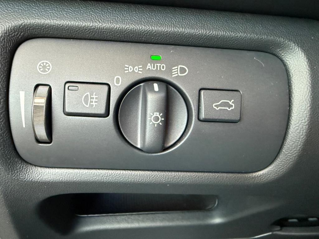 Volvo V40 2.0 t4 business sport r-design 190 pk