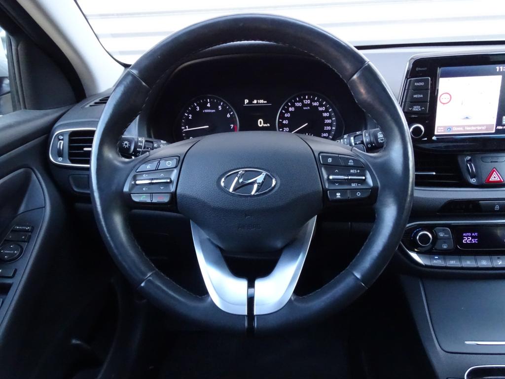 Hyundai I 30 wagon 1.4 t-gdi premium automaat | pano | trekhaak | led | sto