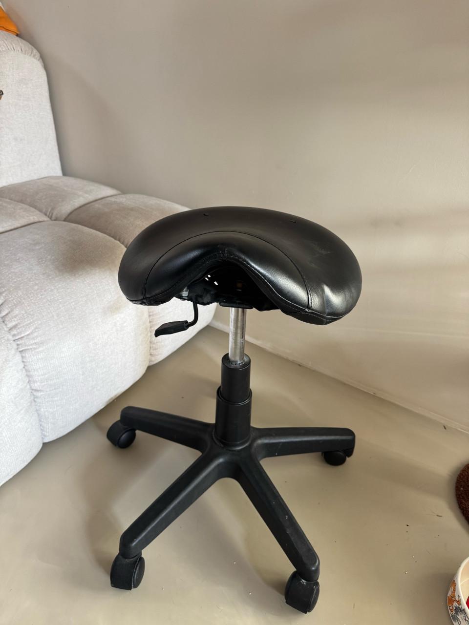 Behandelstoel en krukje