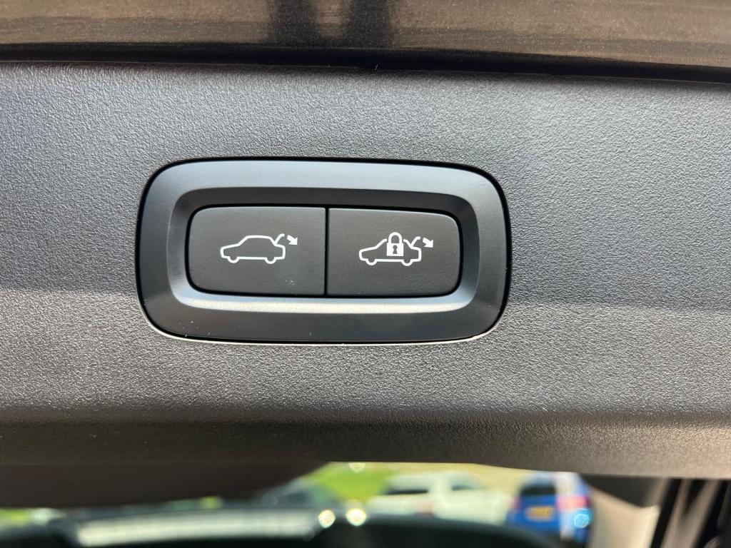 Lynk & Co 01 1.5 261pk phev 7dcth , panodak , adaptive cc , carplay