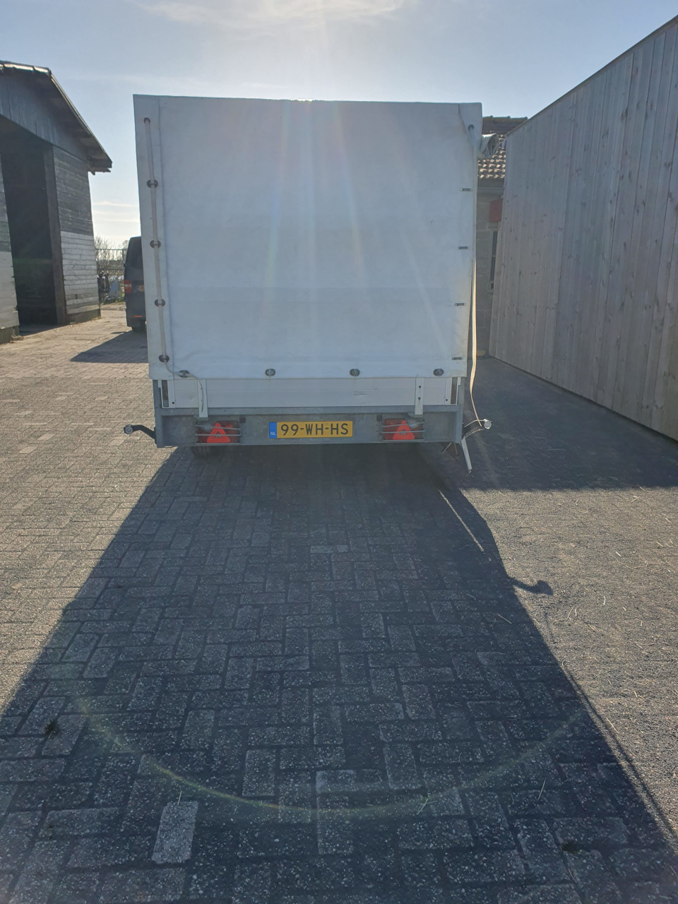 Aanhanger met huifopbouw