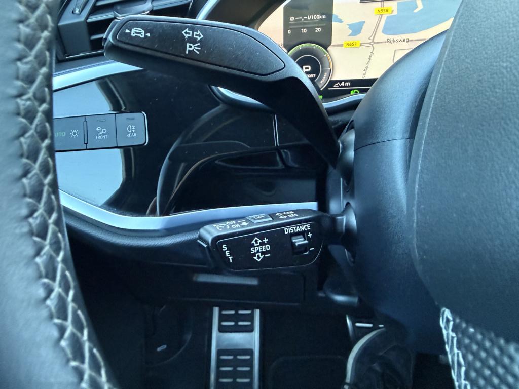 Audi Q3 45 tfsi ehybrid 245pk s edition | leder | black pakket