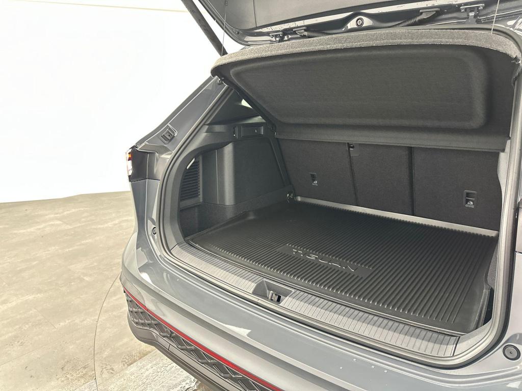 Volkswagen Tiguan r-line edition 272 plug in hybride black style pakket