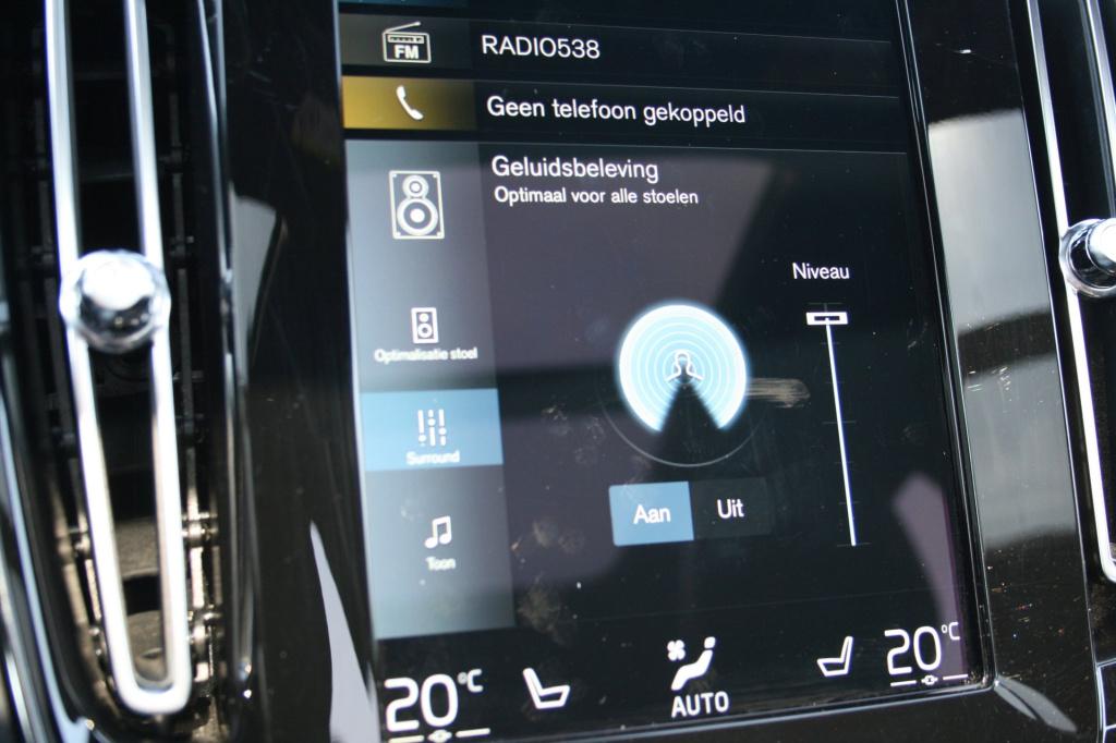 Volvo XC40 1.5 t5 recharge r-design / pano / 360camera / h&k