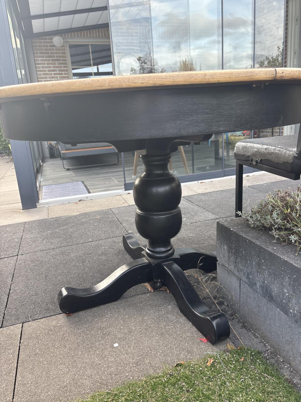 Uitschuifbare tafel