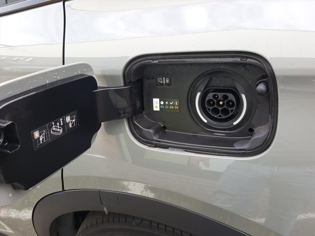 Ds Ds 7 1.6 e-tense 300pk 4x4 aut performance line+