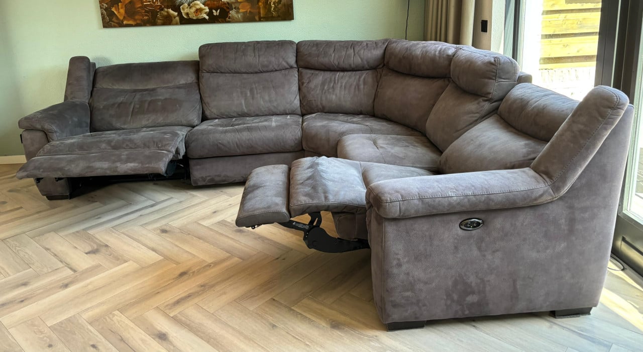 L-vormige elektrische relaxbank – microleder – nette staat