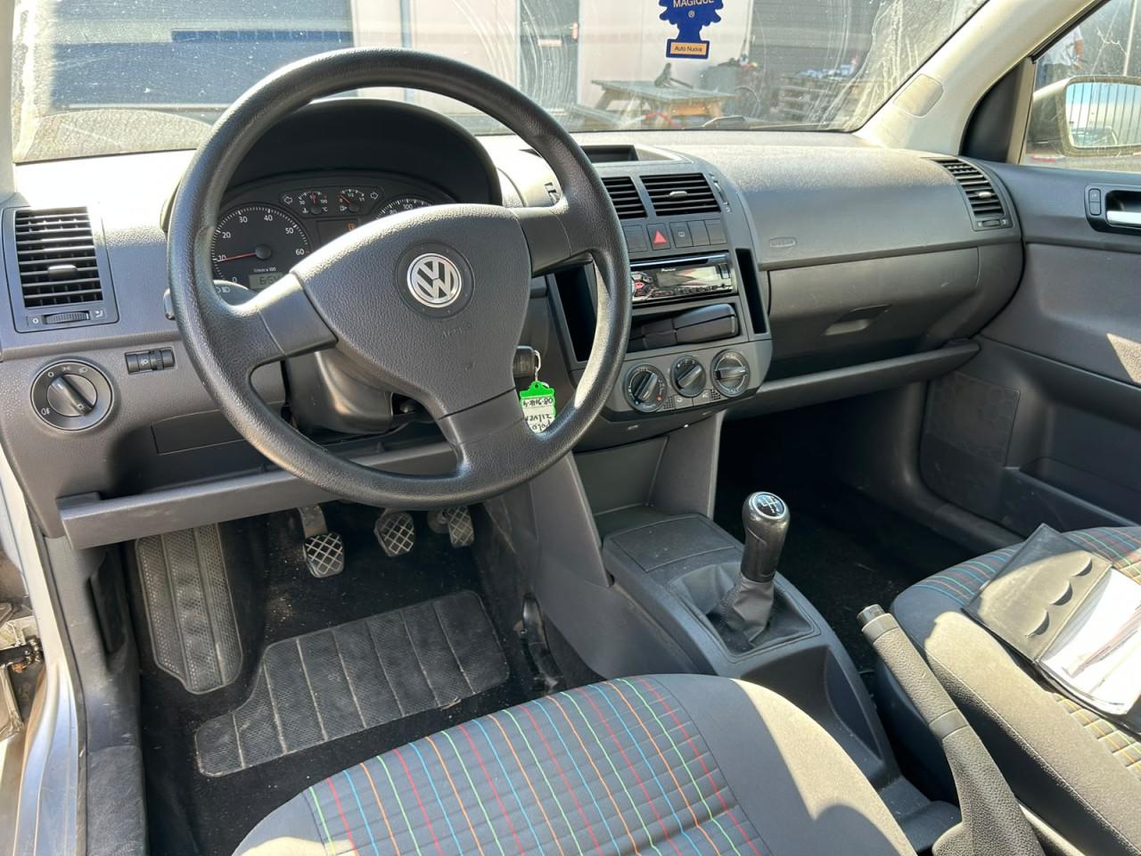 Volkswagen Polo 1.2-12V Trendline Airco/Incl.Nieuwe APK/DBKetting vervangen