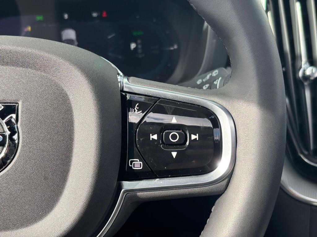 Volvo XC60 t6 398pk recharge black edition| panodak| 360camera| trekhaak| a