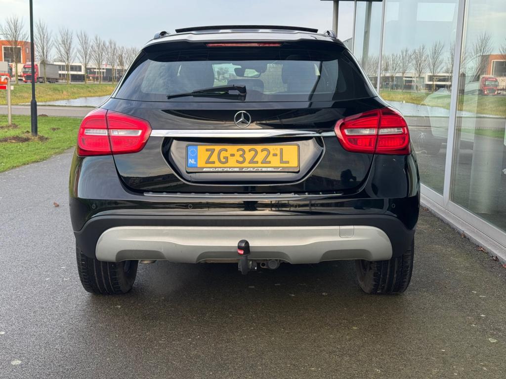 Mercedes-Benz Gla-klasse 180 ambition style automaat , afneembare trekhaak 