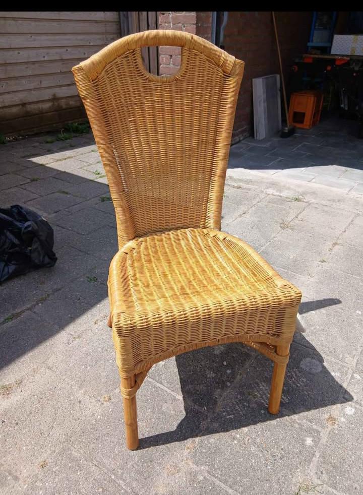 Te koop rieten stoelen 4 stuks
