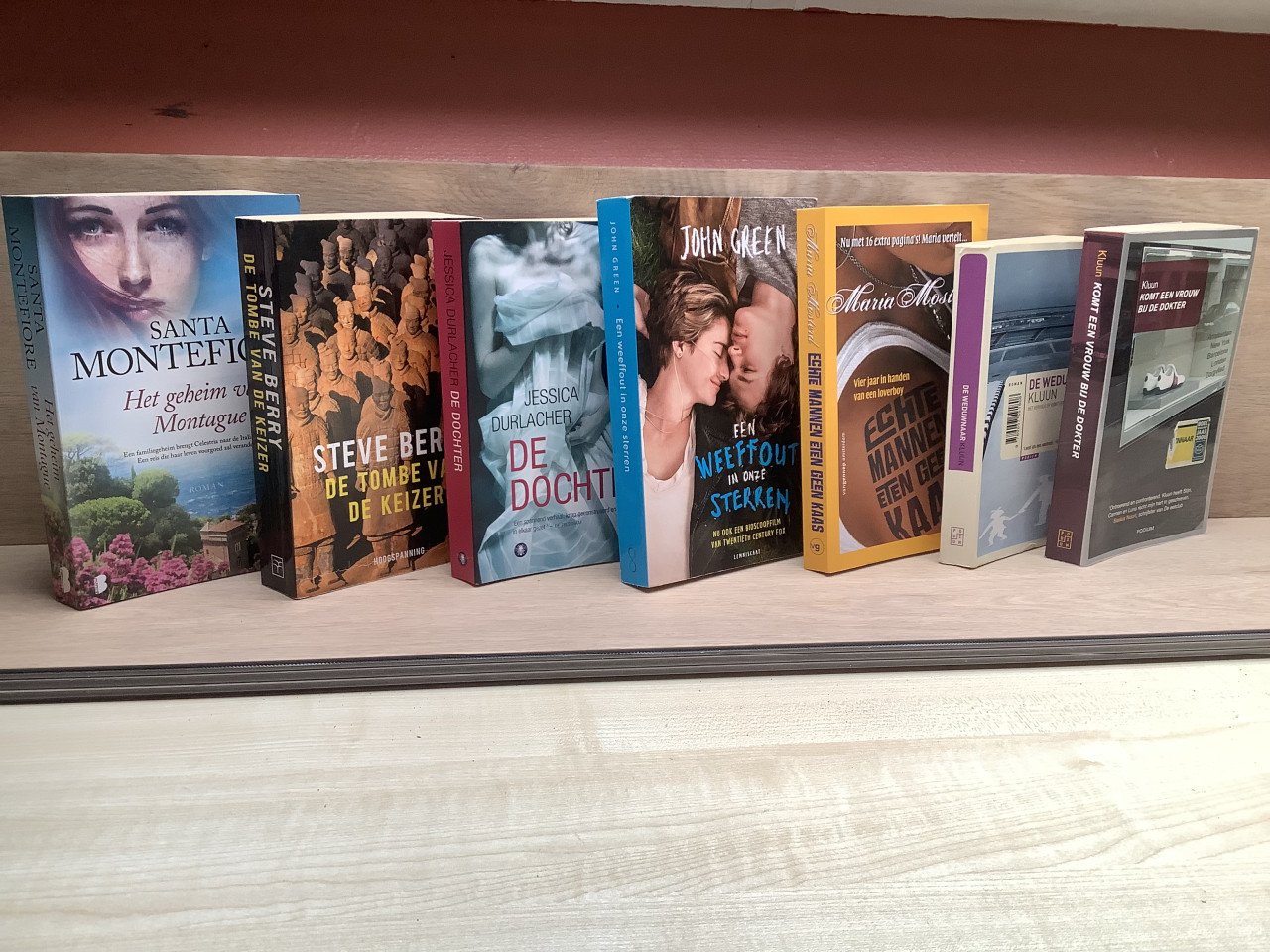 Verschillende boeken aangeboden.