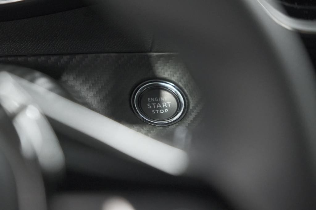 Peugeot 2008 1.2 hybrid 145 gt | 360 camera | adaptieve cruise control | do