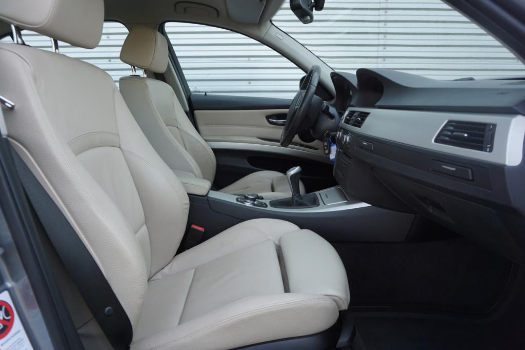 BMW 3-serie 318i corporate lease luxury line climate / navi / cruise / lede