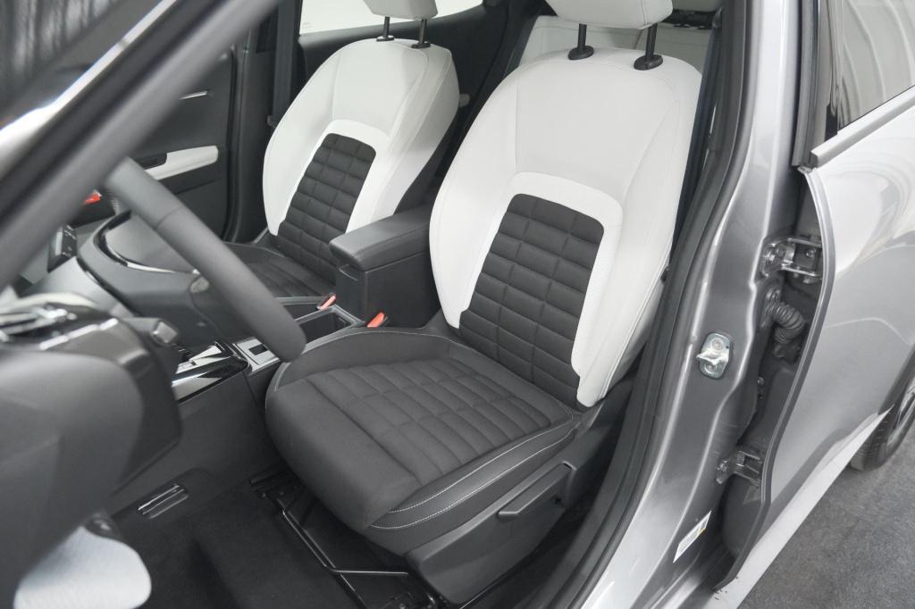 Citroen C3 Aircross 1.2 hybrid 145pk max | camera | dodehoekdetectie | navi