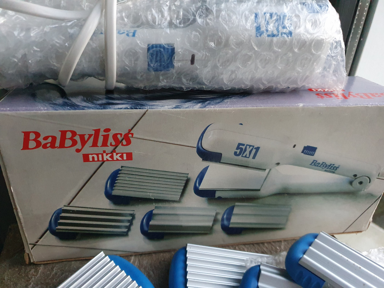 Babyliss nikki 5x1 stijltang nieuw in verpakking met originele accessoires.