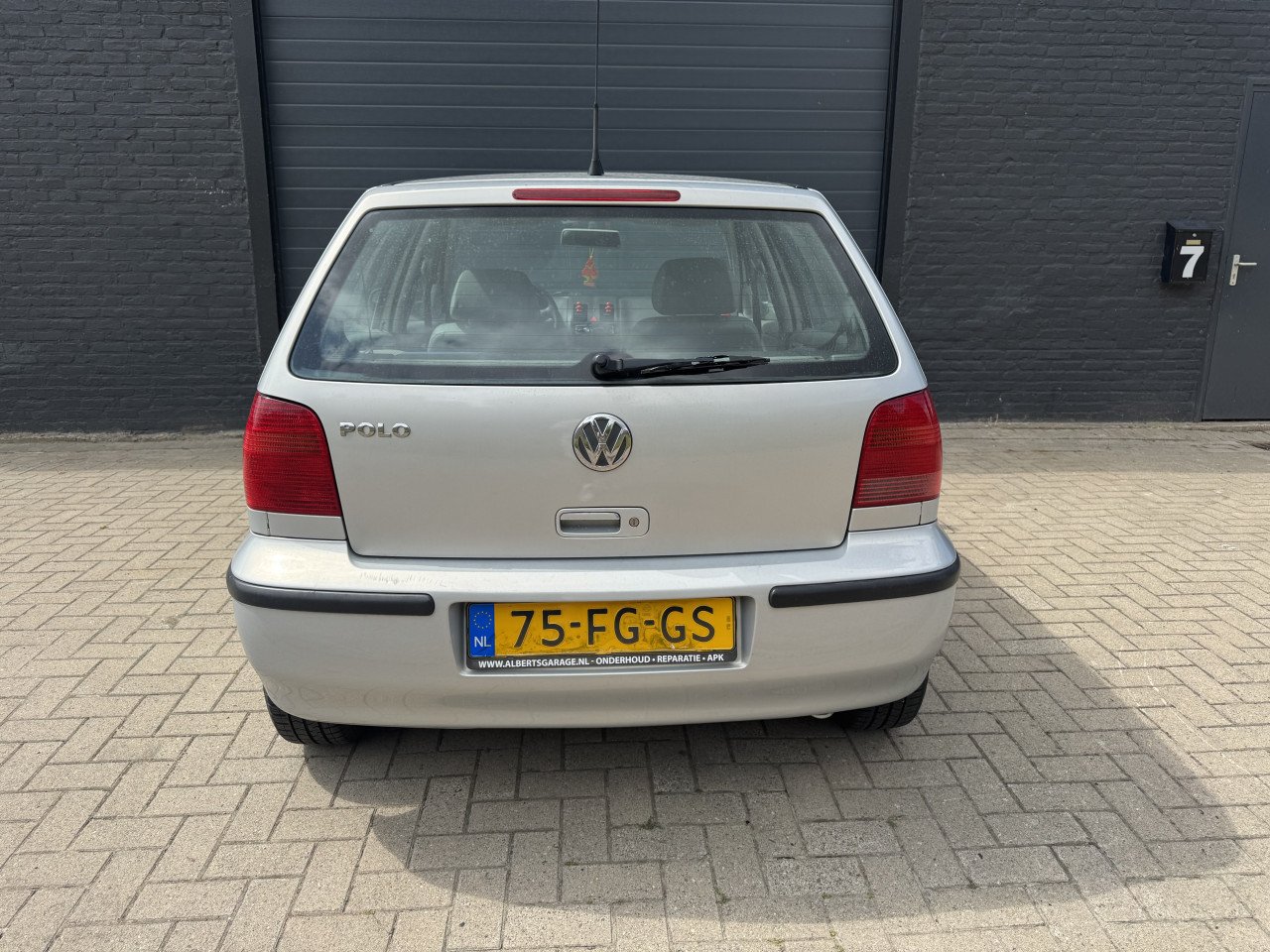 Volkswagen Polo 1.4 44KW 5DRS 2000 Grijs Apk Nap