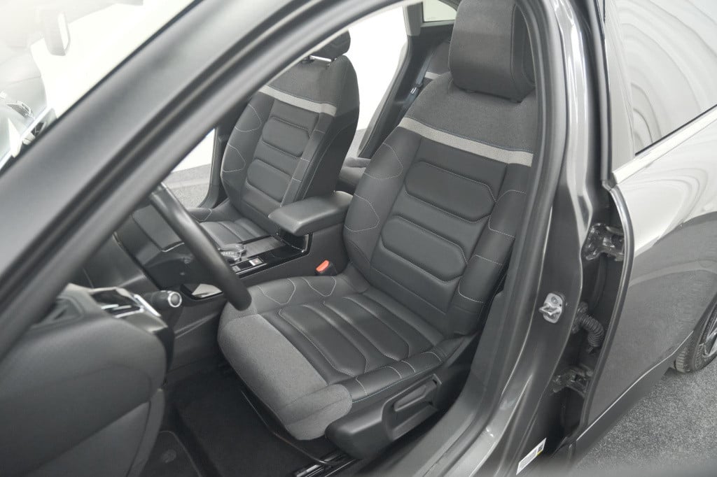 Citroen Ë-c4 shine 50 kwh | elektrisch panoramadak | camera | adaptieve cru