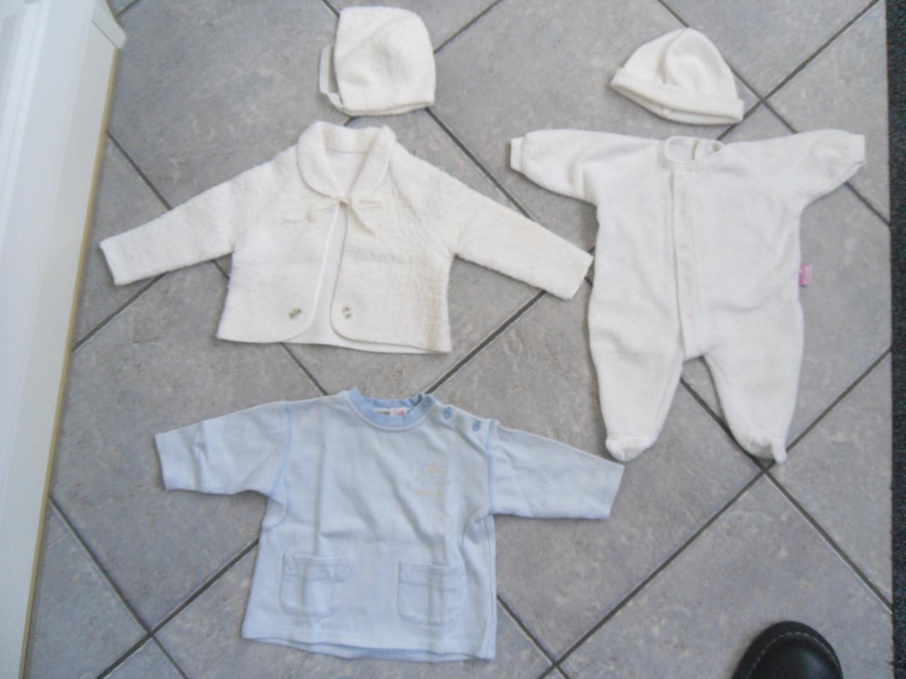 BABY KLEERTJES