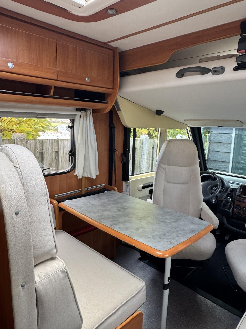 Dethleffs intergraal camper