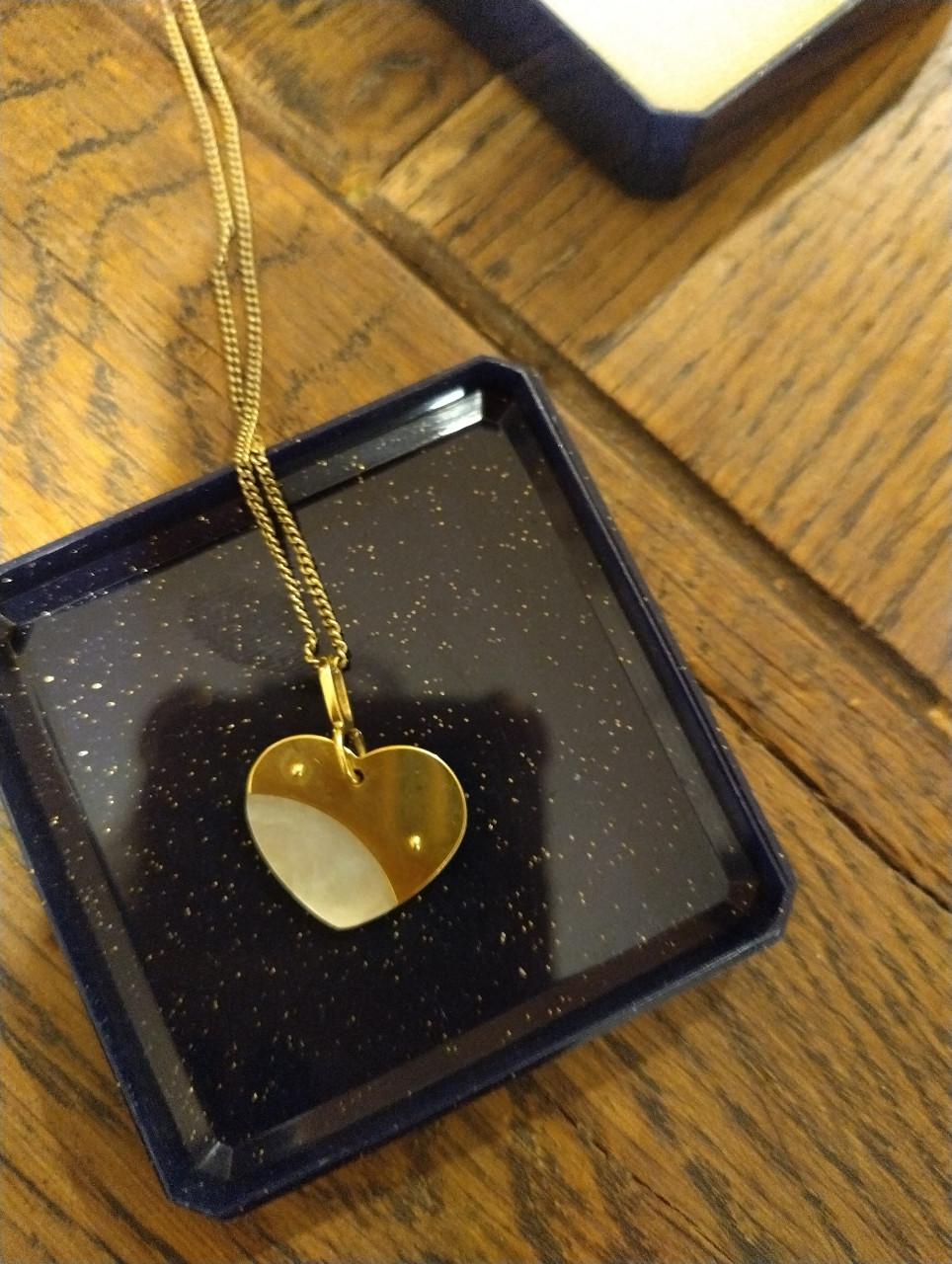 Gouden ketting met hartvormigehanger