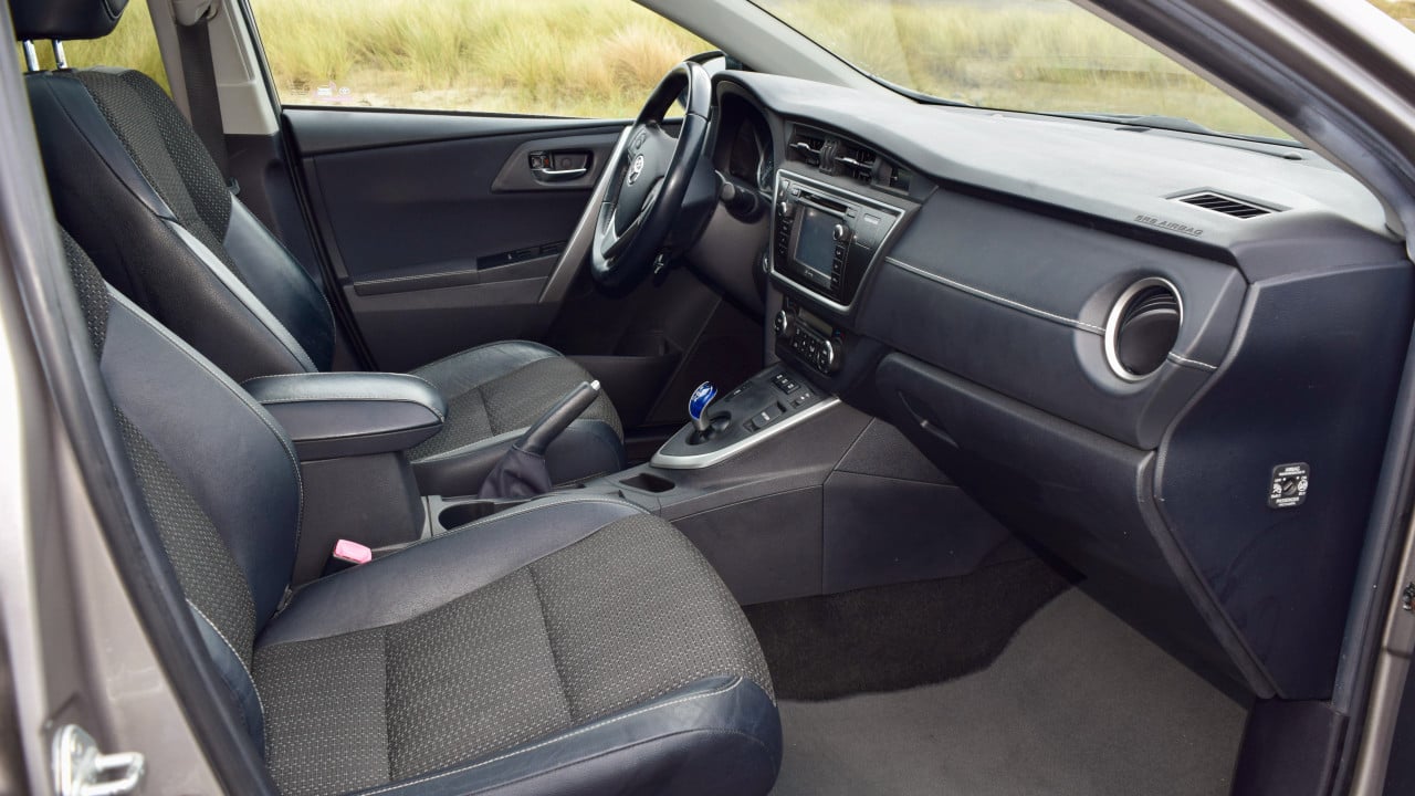 Toyota Auris 1.8 Hybr Executive TS (trekhaak, pano dak)