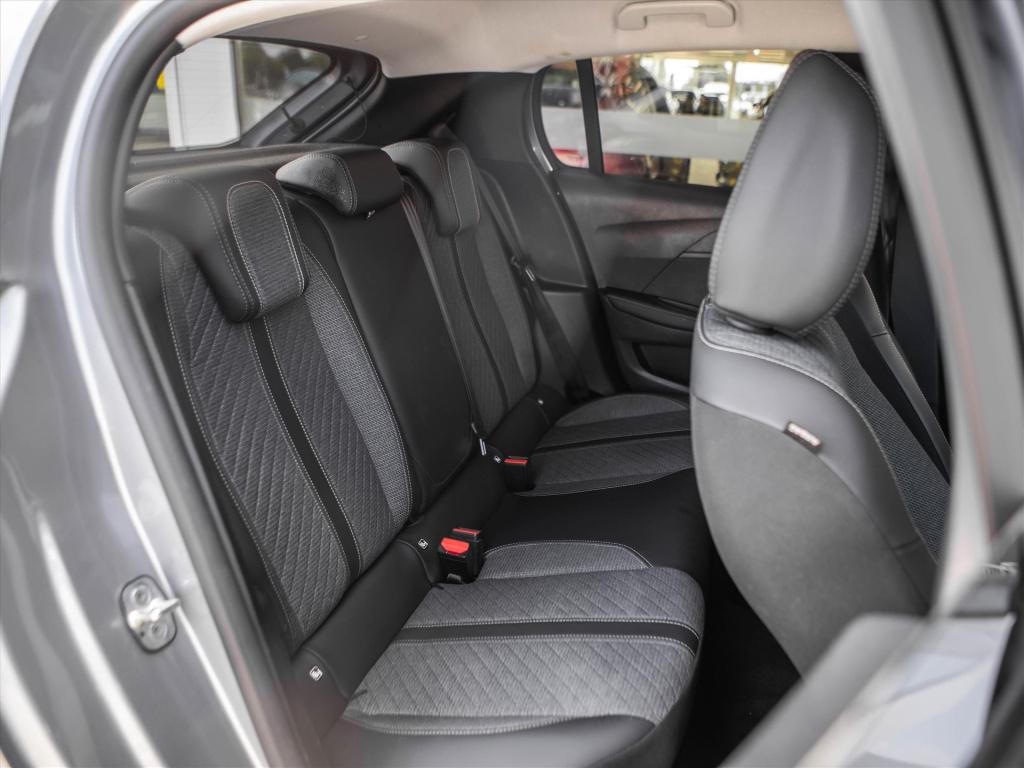 Peugeot 208 1.2 puretech 100pk allure