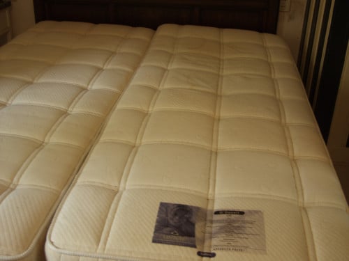 Twee kwaliteitsmatrassen 80x200x26