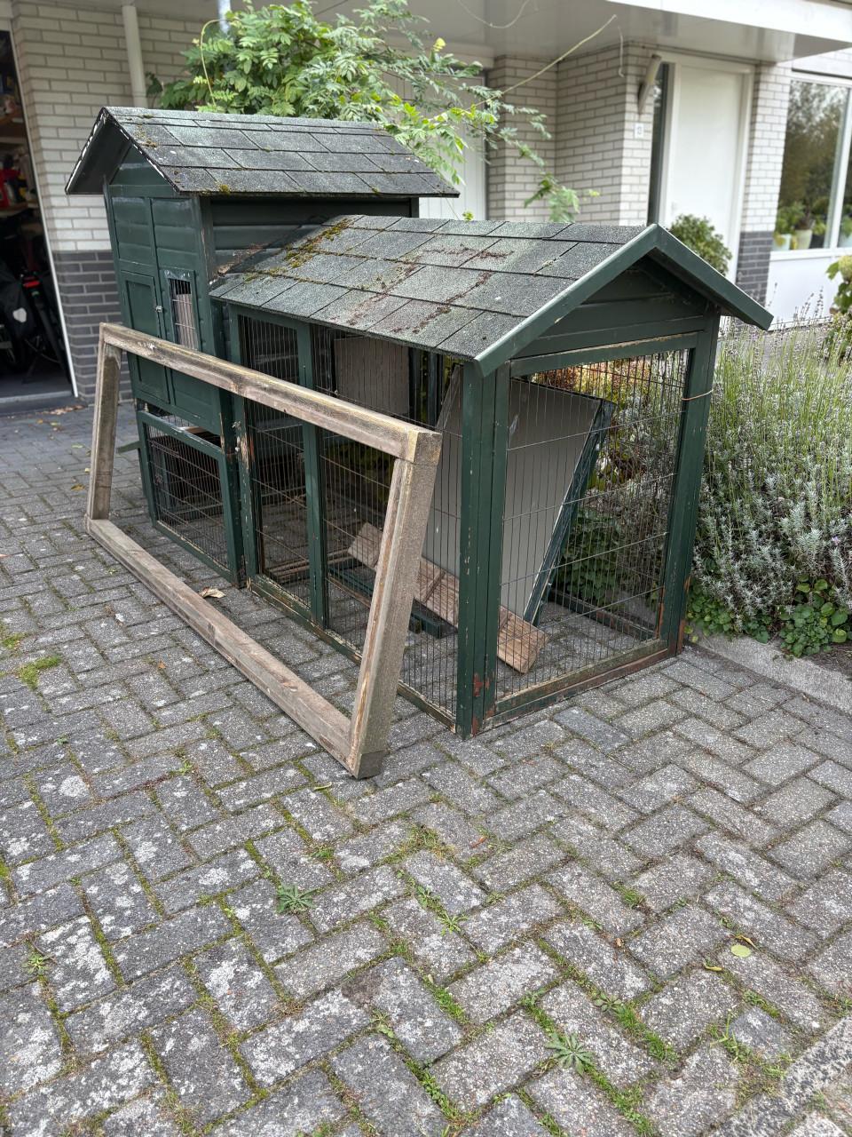 Kippenhok met legnest