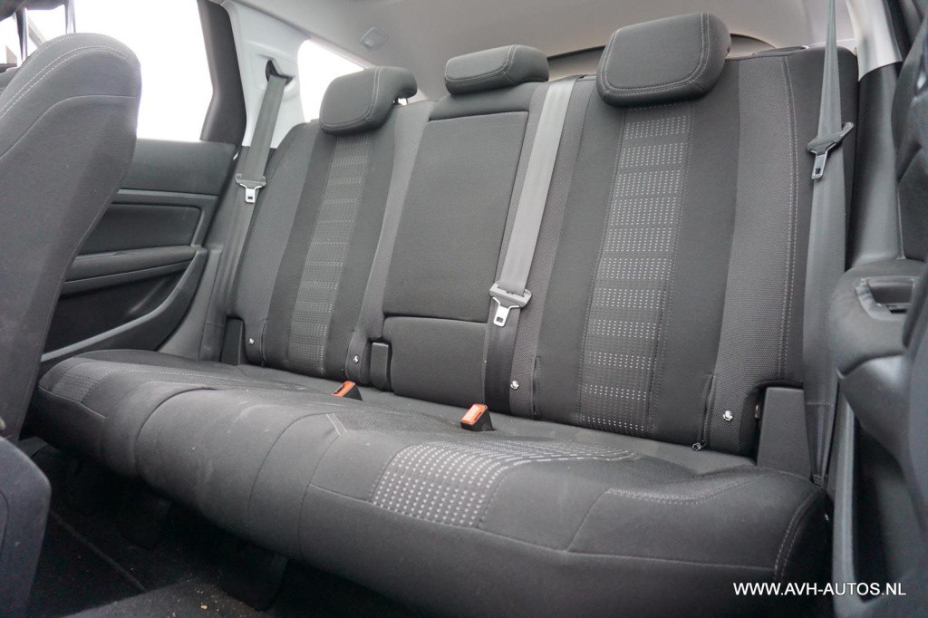 Peugeot 308 sw 1.2 puretech blue lease premium