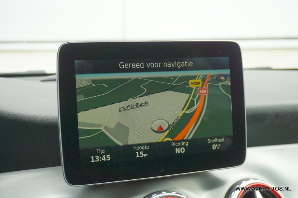 Mercedes-Benz Gla-klasse 180 business solution amg