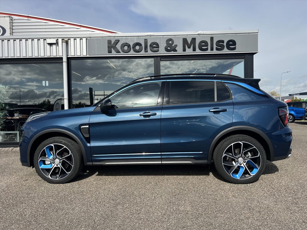 Lynk & Co 01 1.5 261pk plug in hybrid , panodak , stuurverwarming , adaptiv