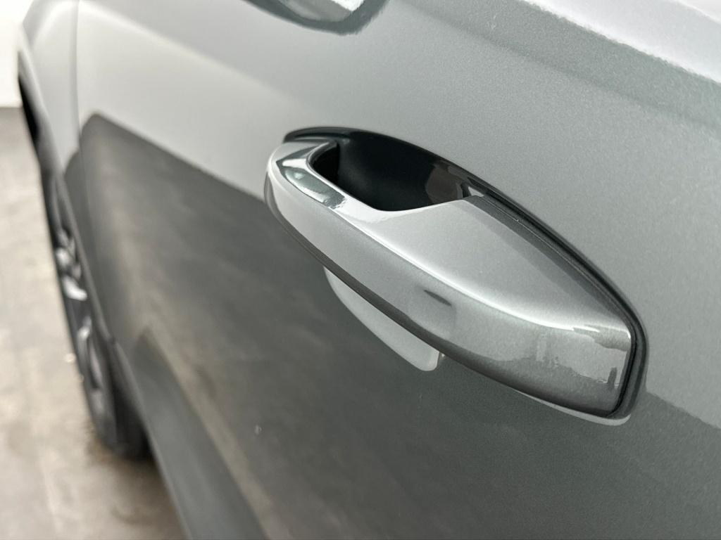 Volvo XC40 b4 gt plus dark pano