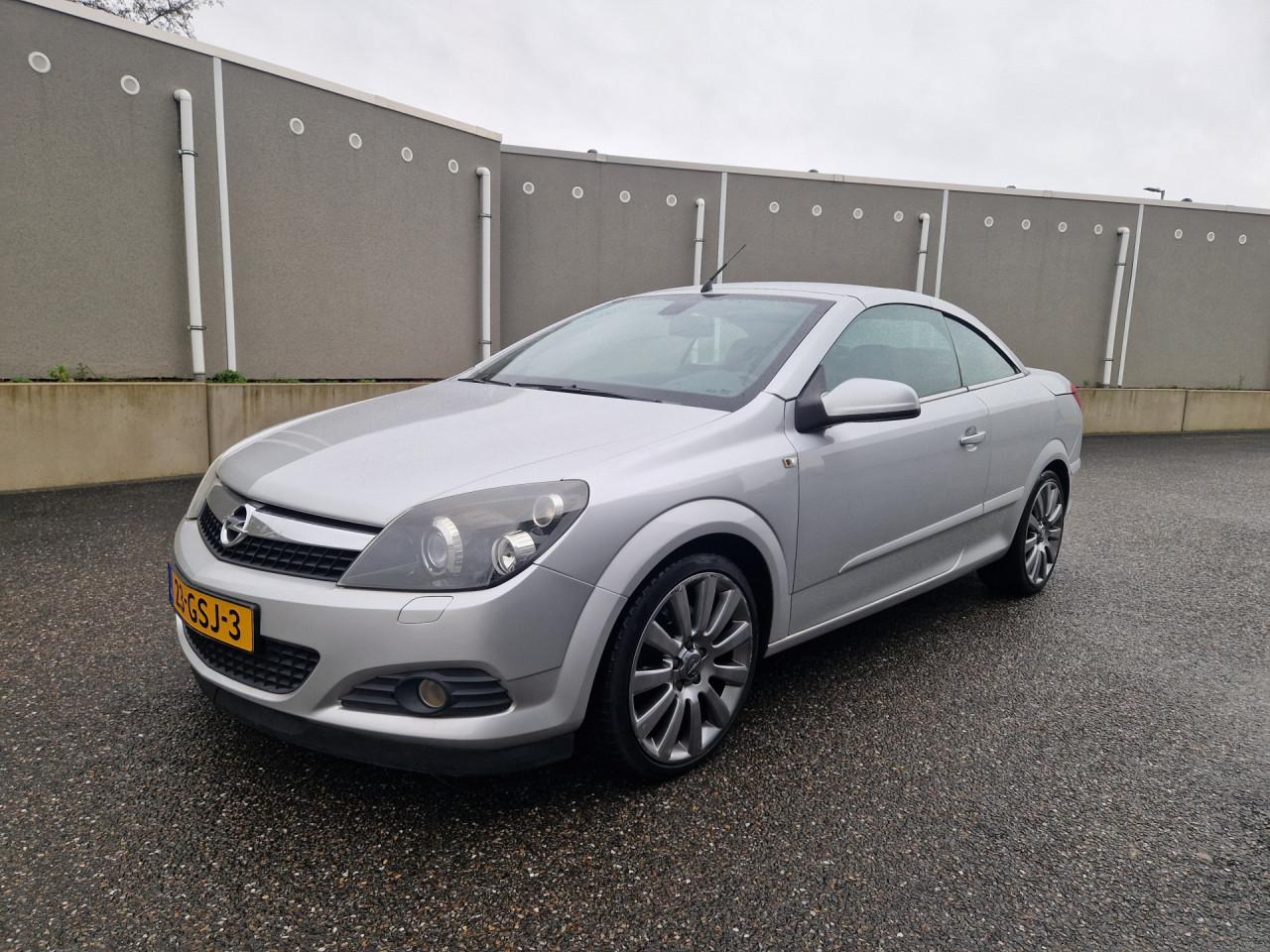 Opel Astra TwinTop 2.0 T Cosmo