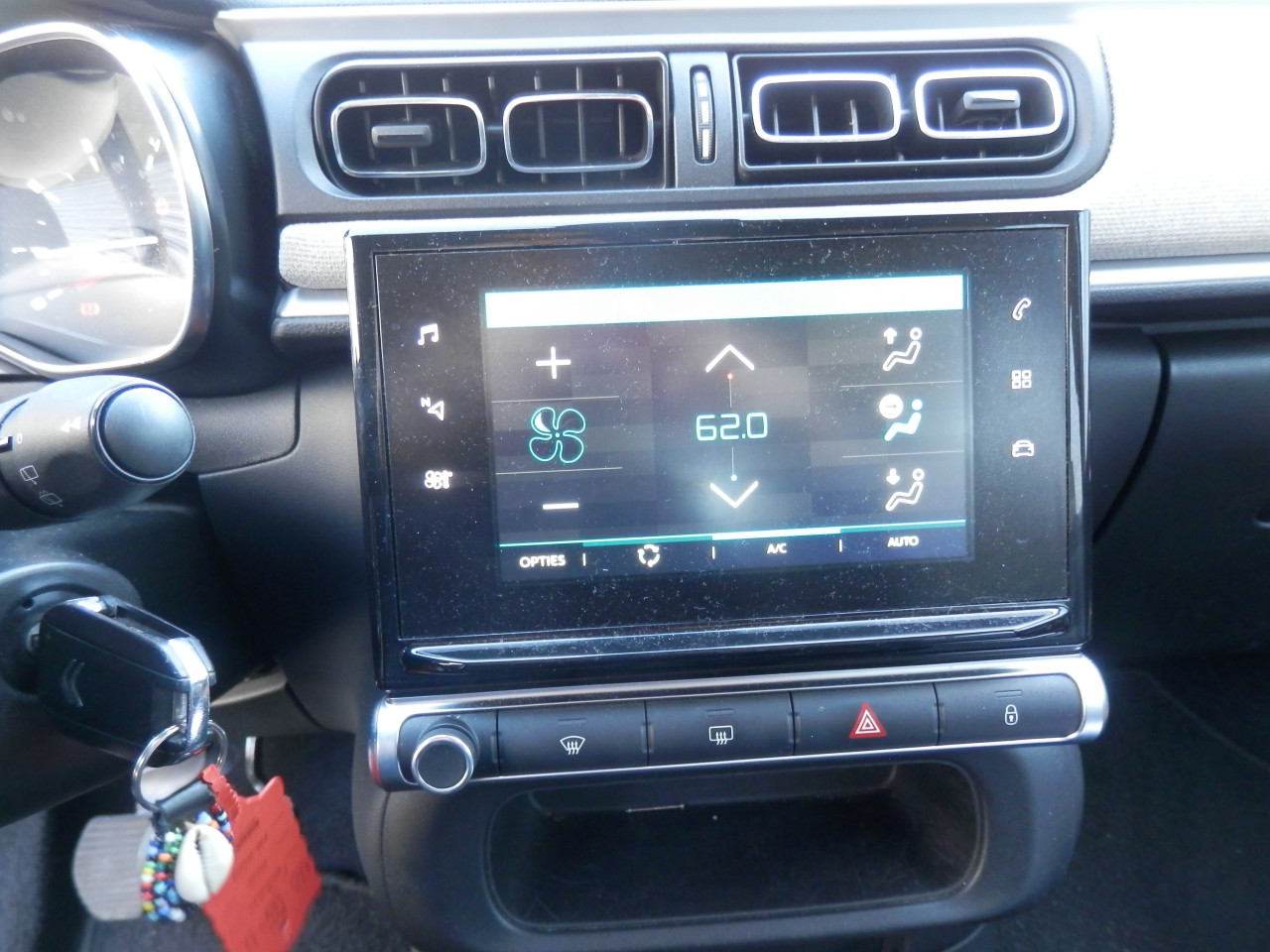 Auto Garant Biedt Aan: Citroen C3 1.2 Pure Tech Feel