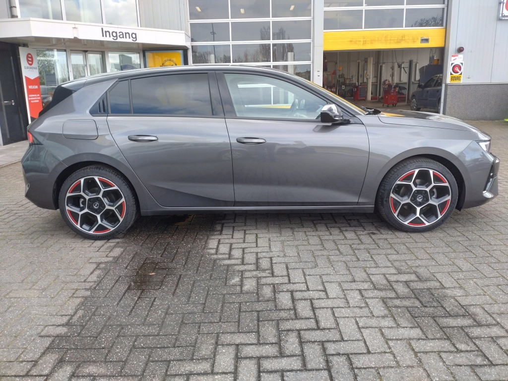 Opel Astra 1.2i launch | automaat