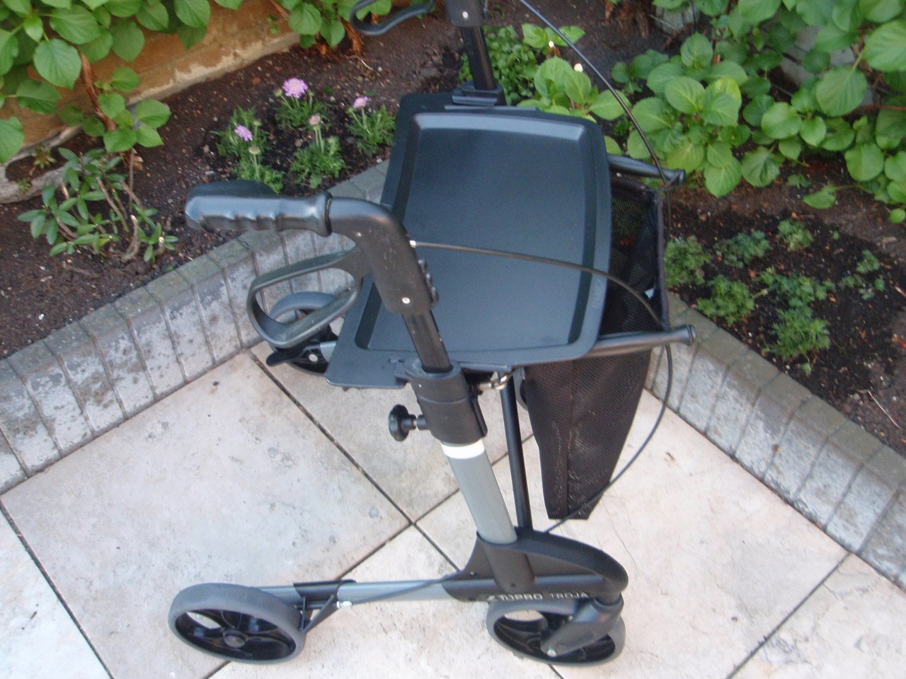 Zgan Topro Troja opvouwbare lichtgewicht rollator + zitje tas stokhouder en