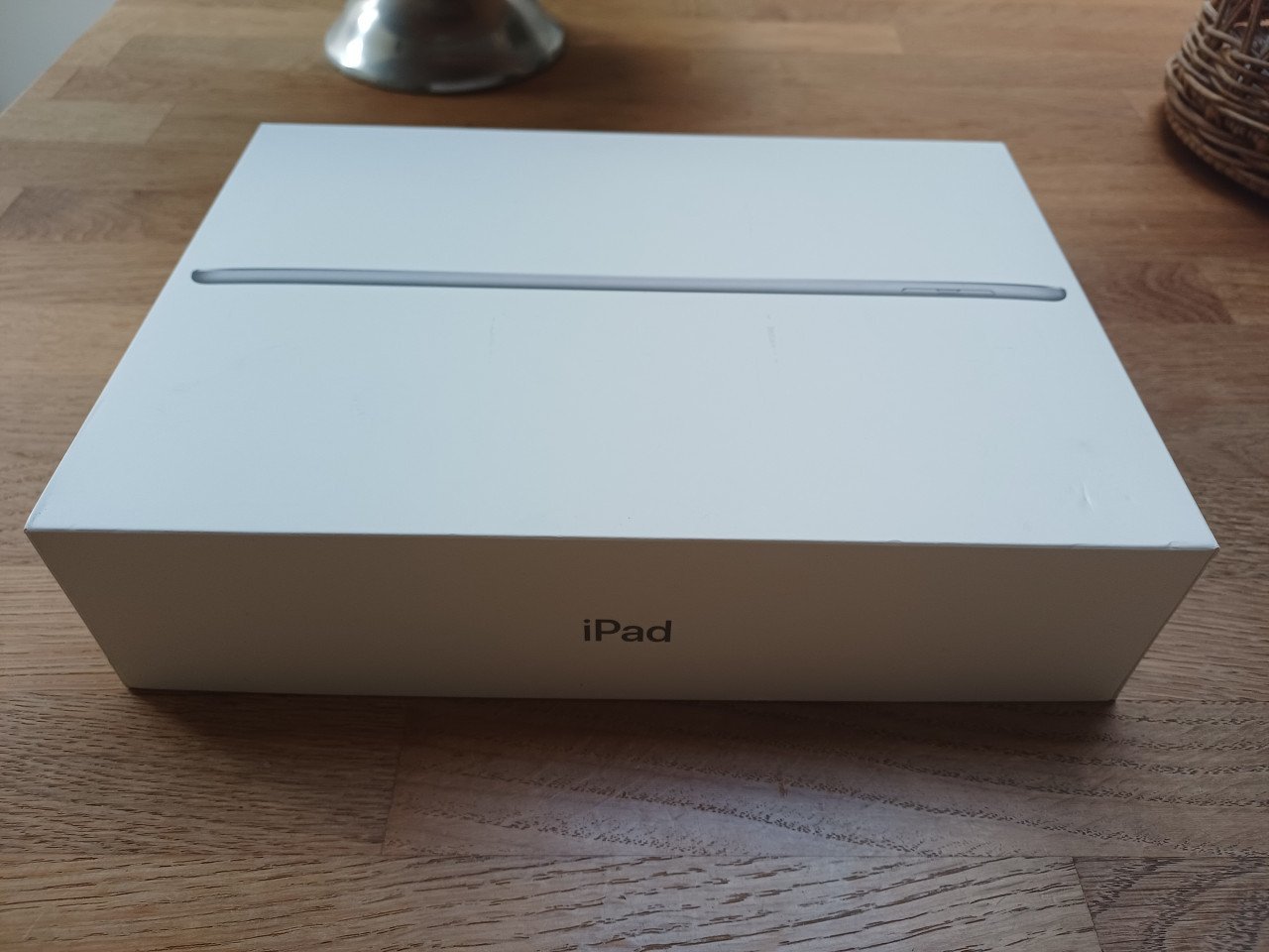 APPLE iPad 6 (2018) 32 GB Wi-Fi MR7F2NF/A met oplader + hoes