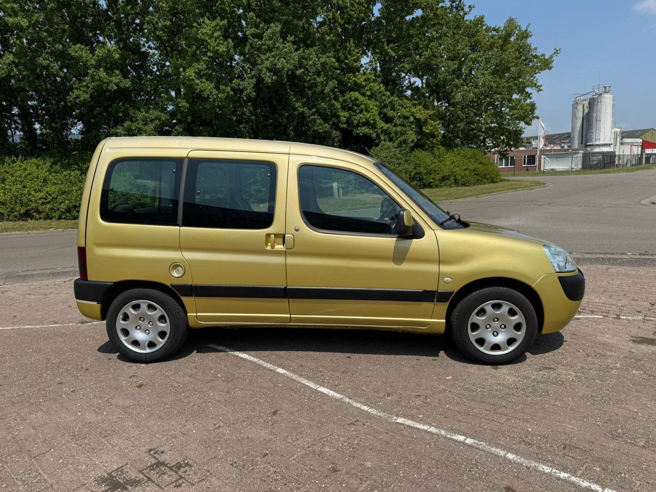 Peugeot partner  bj 2004  2250 euro