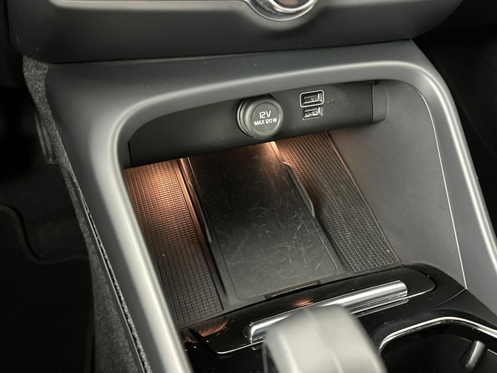 Volvo XC40 t5 262pk recharge r-design| camera| keyless| dab+
