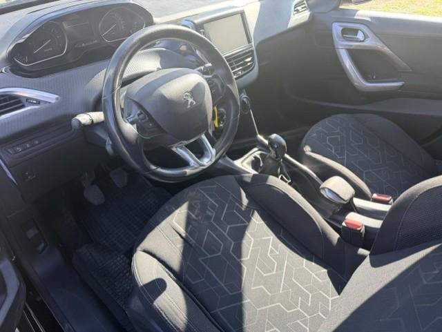 Peugeot 2008 1.2 puretech urban cross