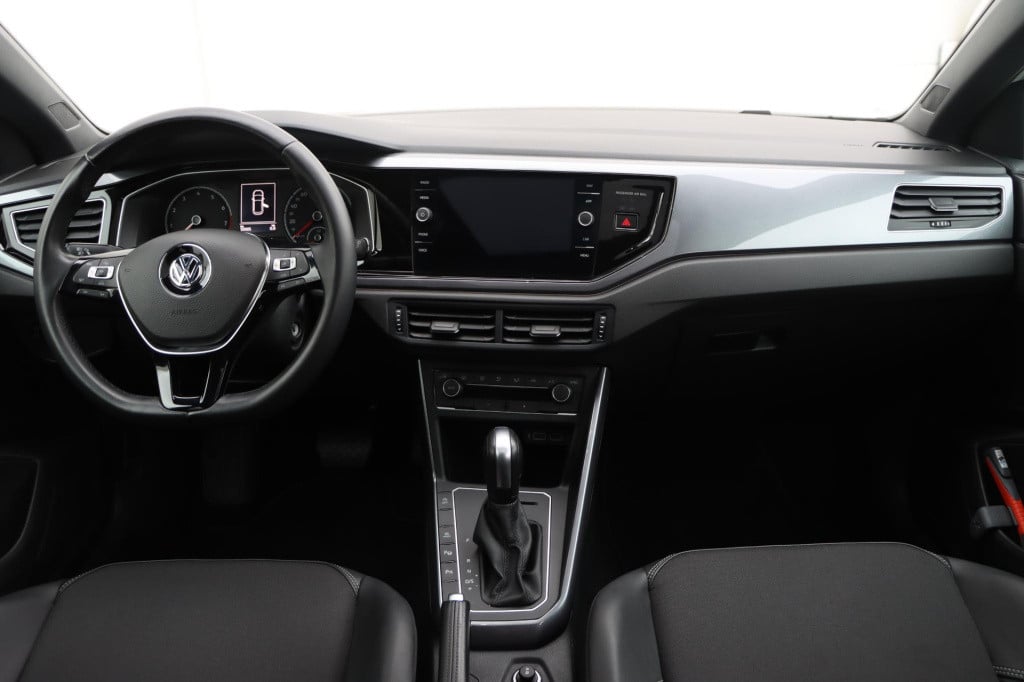Volkswagen Polo 1.0 tsi highline business r-line advance dsg7