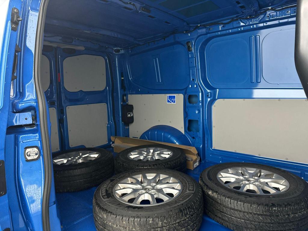 Volkswagen Transporter 2.0 tdi l1h1 28 style