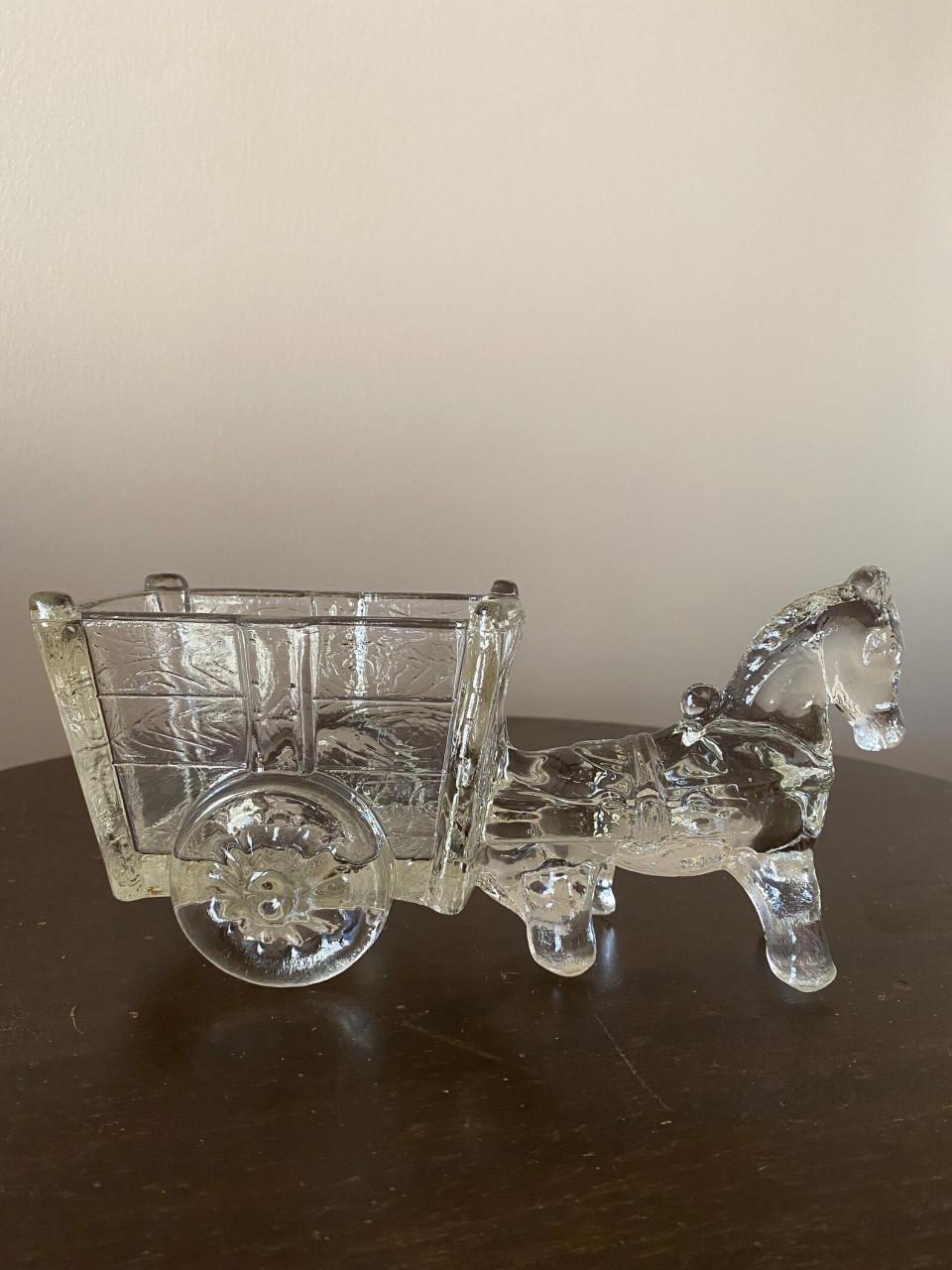 Vintage glazen ezel en karretje waarschijnlijk geproduceerd door Jeannette