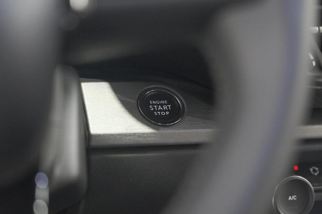 Citroen C5 X 1.6 plug-in hybrid 225 business | parkeersensoren | navigatie 