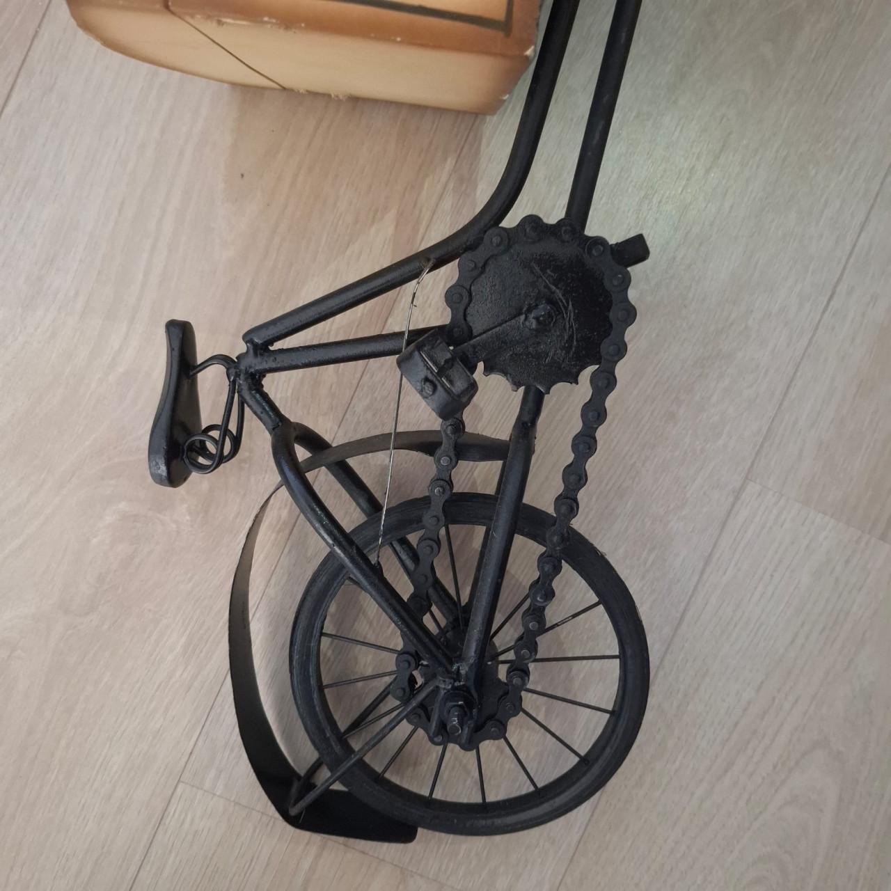 Miniatuur nostalgische bakkersfiets/triporteur bakkerskar