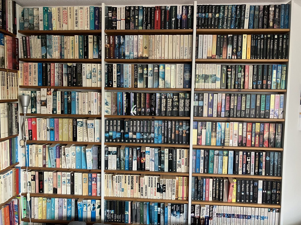 Plm 700 Engelstalige pocketboeken, thrillers en 'chicklit'