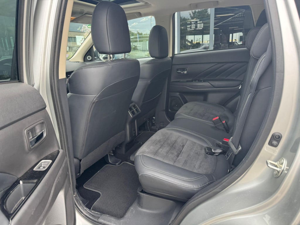 Mitsubishi Outlander 2.4 phev intense+