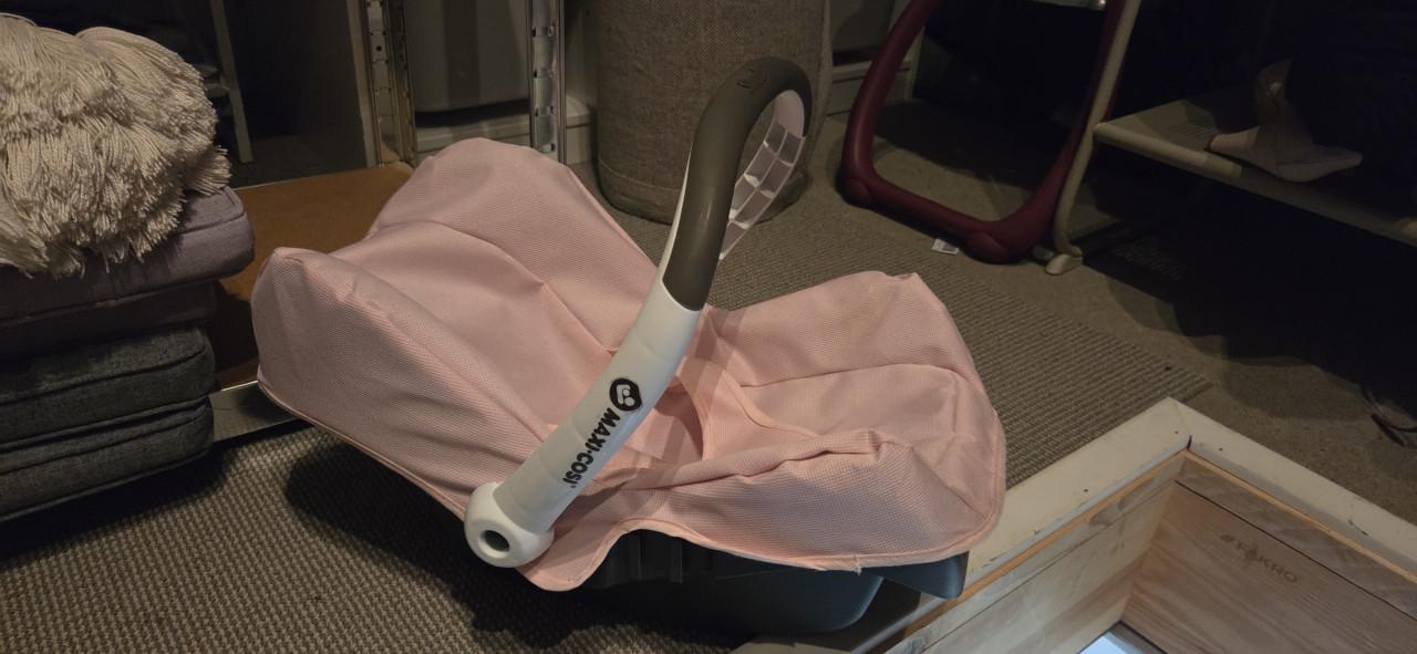 Poppen Maxi-Cosi