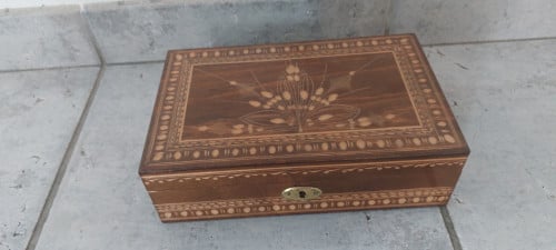 Oud houten kistje